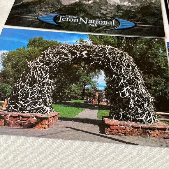 Set of 4 post cards unused new travel Wyoming national park - Picture 3 of 8
